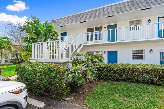 2929 SE Ocean Boulevard 129-10, Stuart, FL 34996