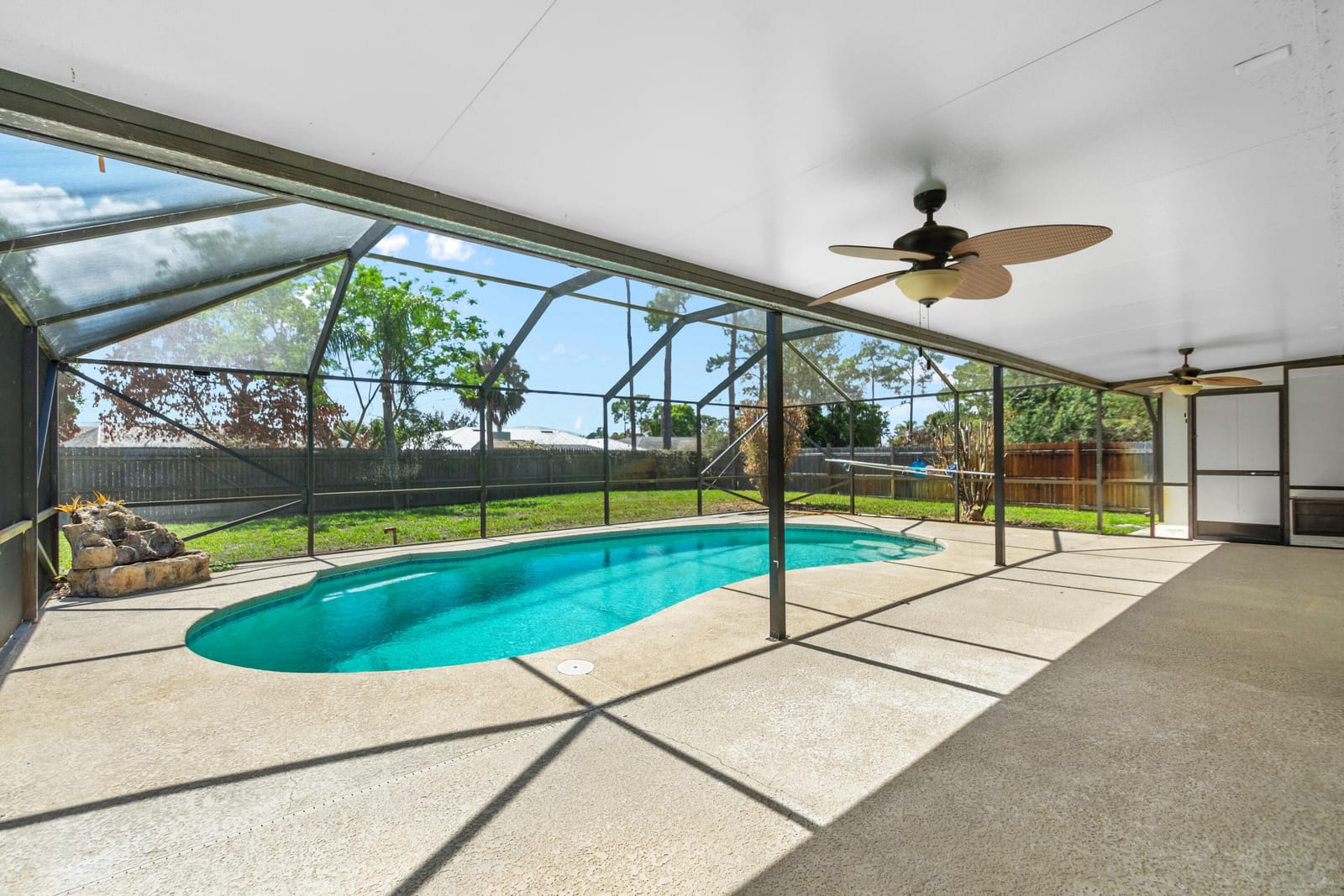 480 SE Evergreen Terrace — photo 8