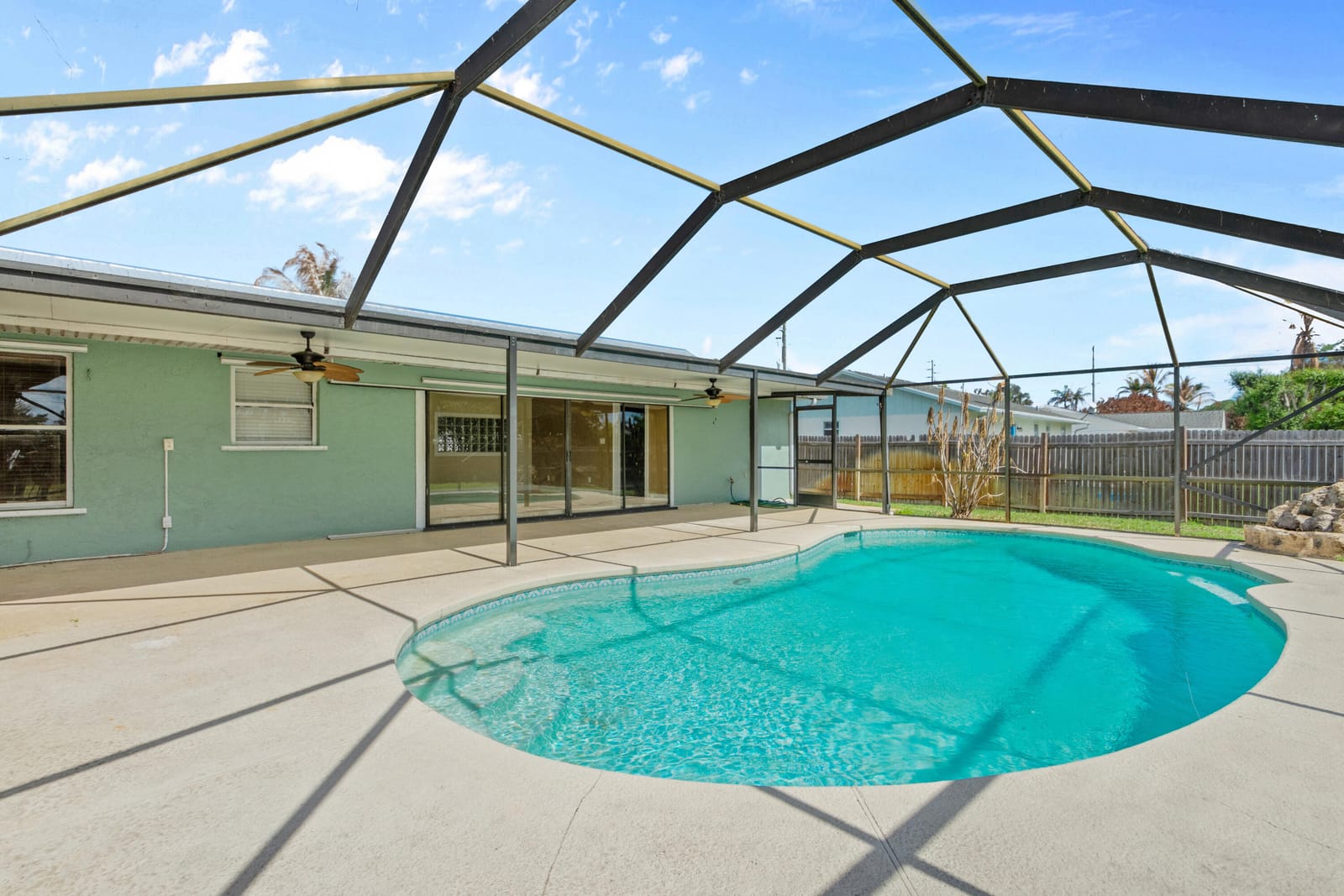 480 SE Evergreen Terrace — photo 10