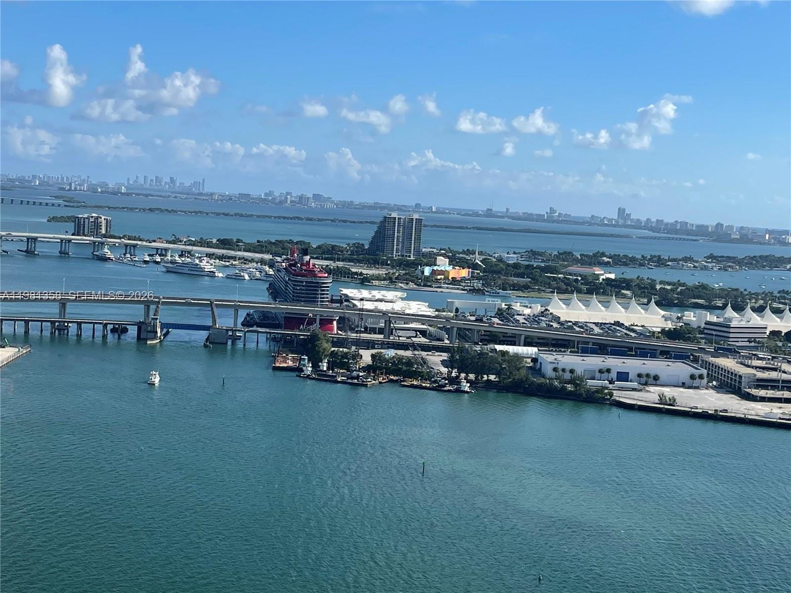 335 S Biscayne Boulevard 3610, Miami, FL 33131 photo 23