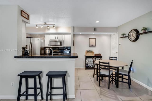 875 Riverside Drive 712, Coral Springs, FL 33071