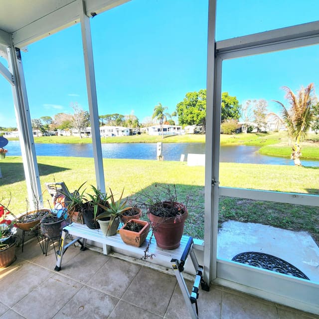 98 Camino Del Rio, sold in Spanish Lakes Riverfront, Port St Lucie, FL