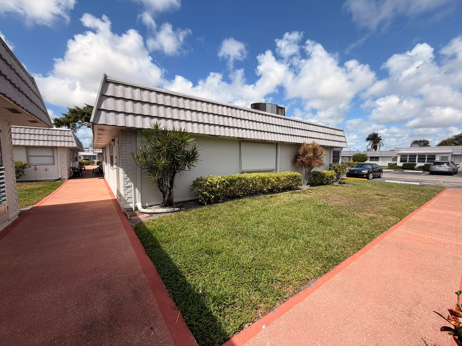 43 Valencia B, Delray Beach, FL 33446 photo 5