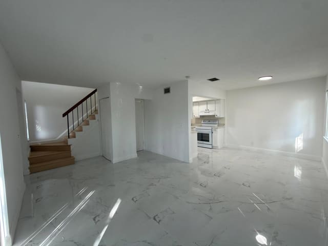 5702 NW 22nd Court 28-b, Habitat, Lauderhill, FL