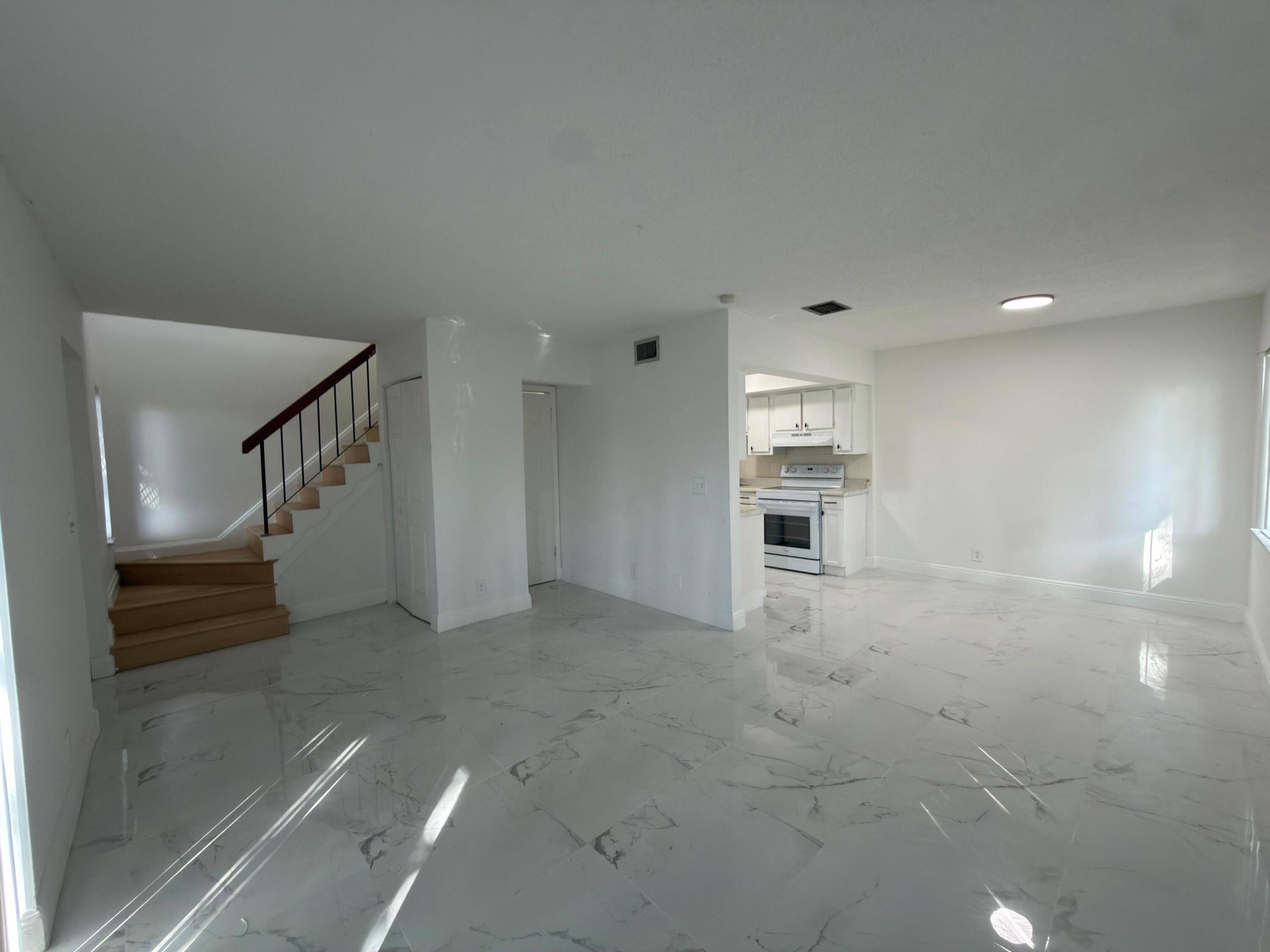 5702 NW 22nd Court 28-b, Lauderhill, FL 33313, Lauderhill