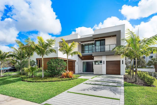 16725 Mosaic Place, Delray Beach, FL 33446