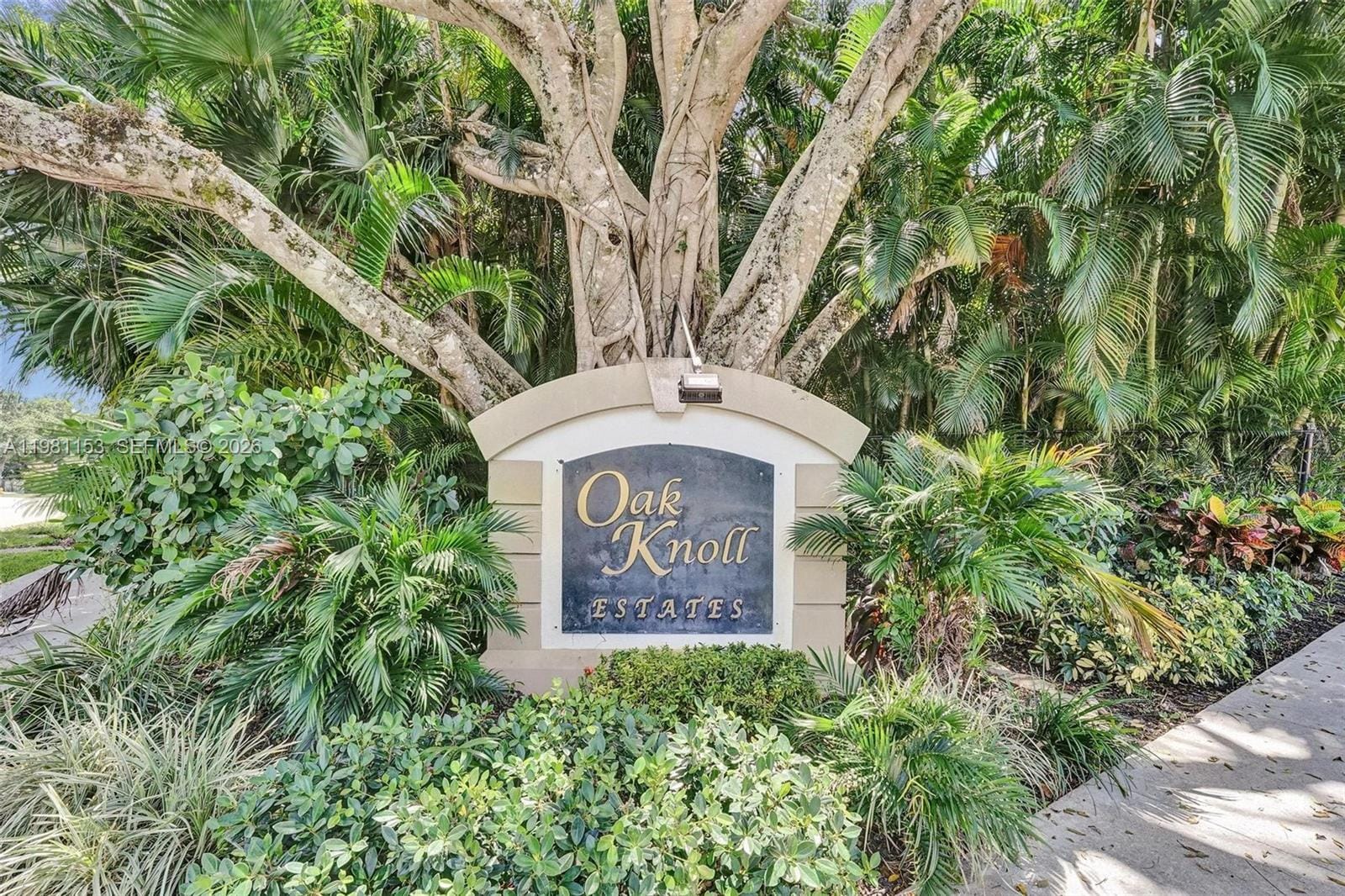1741 W Oak Knoll Circle, Davie, FL 33324 photo 2