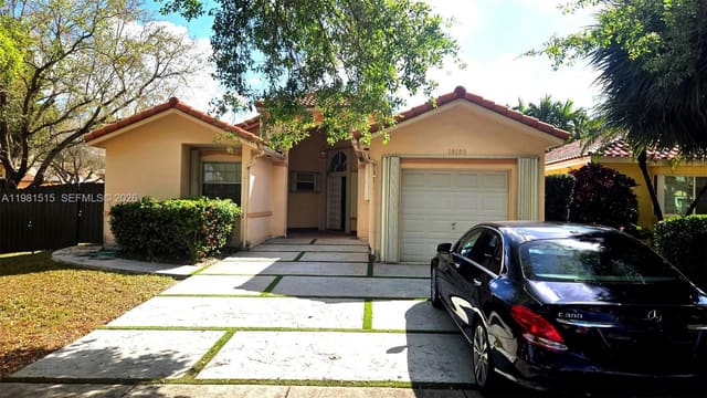 15153 NW 89th Place, sold in Alameda Northwest, Miami Lakes, FL