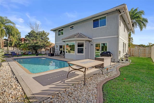 13901 Appalachian Trail, sold in Shenandoah Section Two, Davie, FL