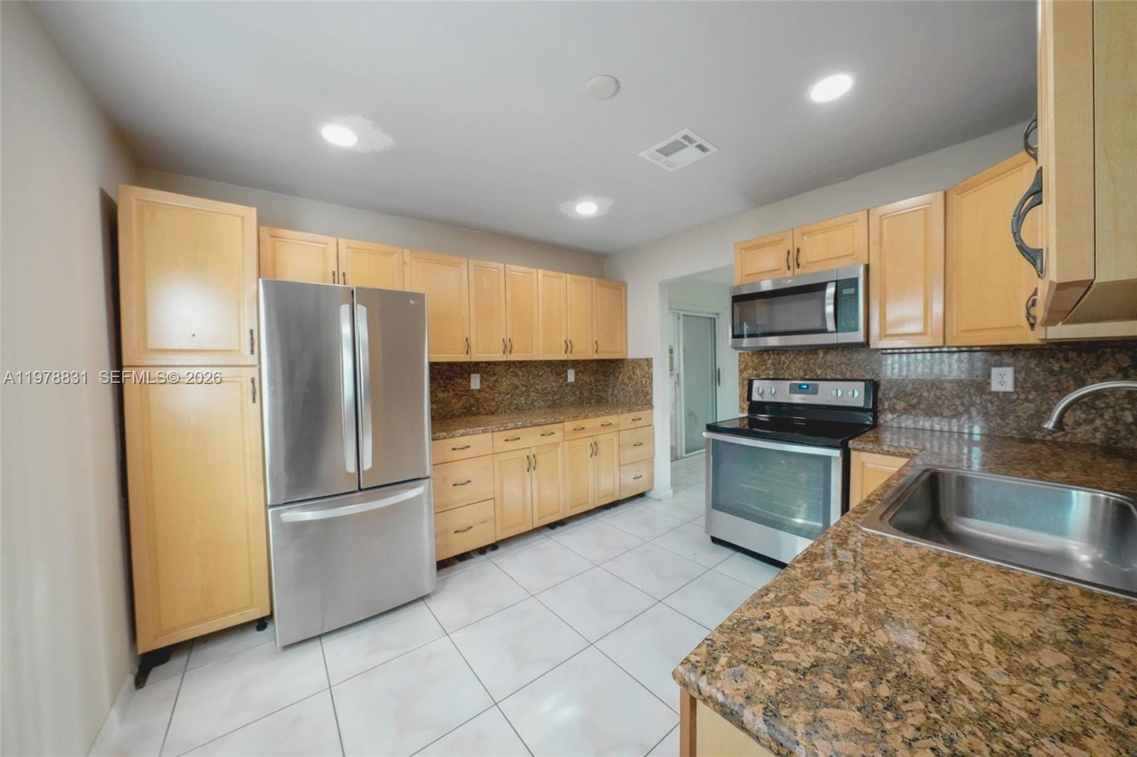 5511 NW 180th Terrace — photo 7