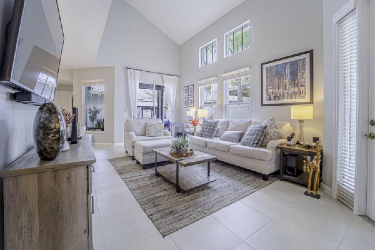 10487 SW Westlawn Boulevard — photo 2