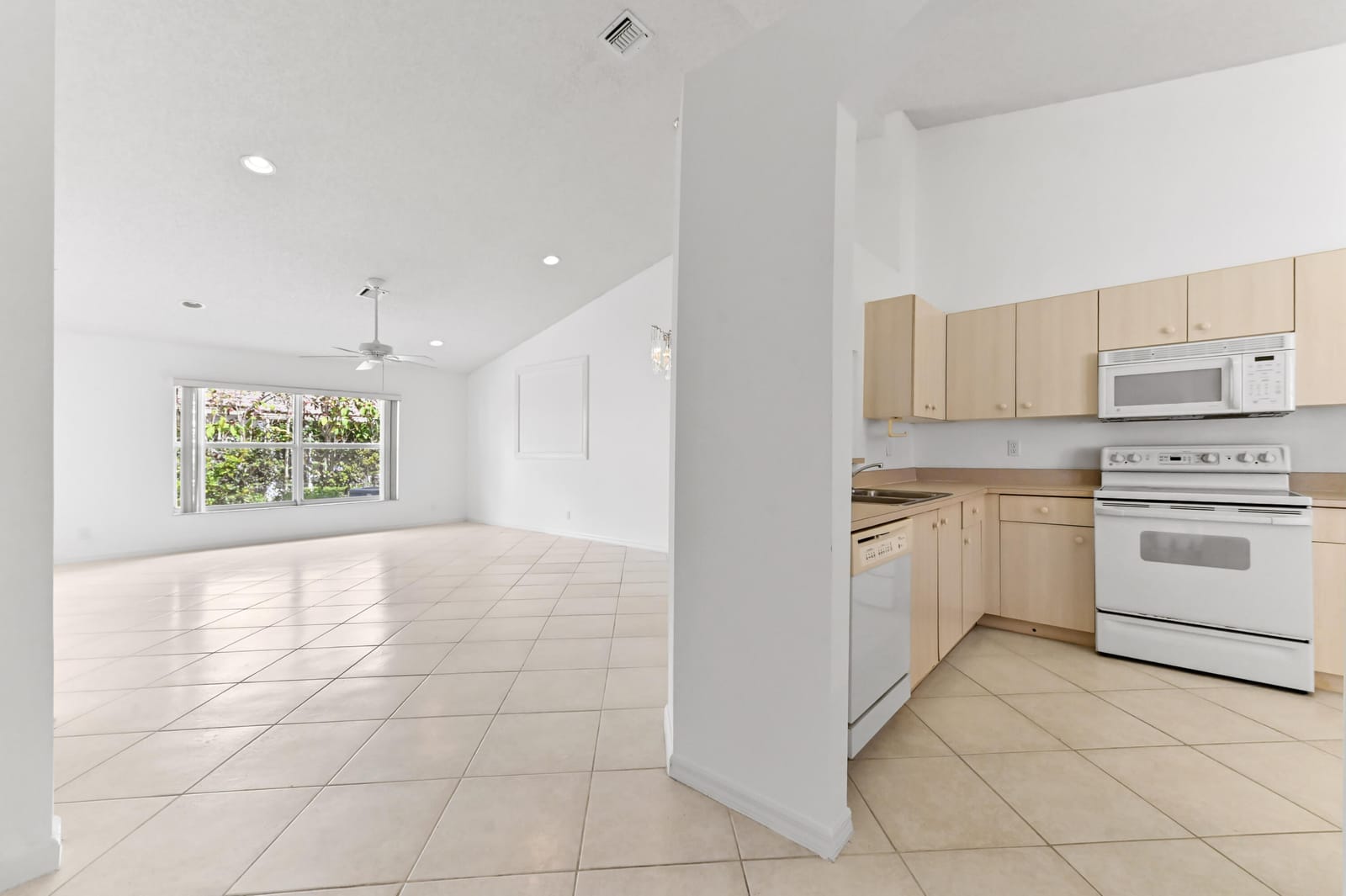 6069 Heliconia Road, Delray Beach, FL 33484 photo 5