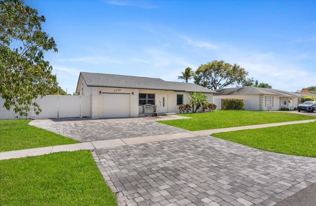 9750 Alaska Circle, sold in American Homes At Boca Raton 3, Boca Raton, FL