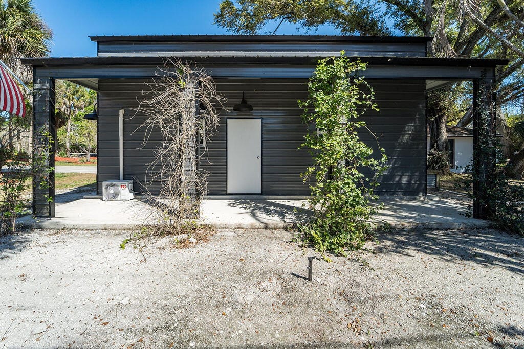 4233 1st Street SW, Vero Beach, FL 32968 photo 4