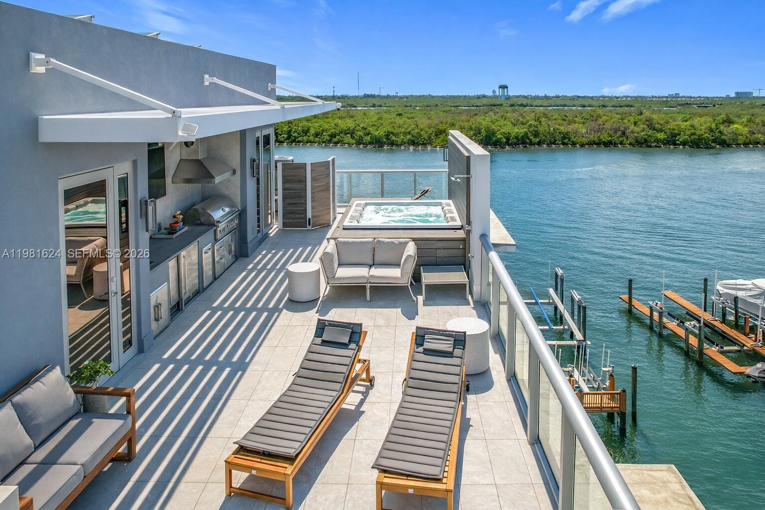 2890 N Ocean Drive, Hollywood, FL 33019