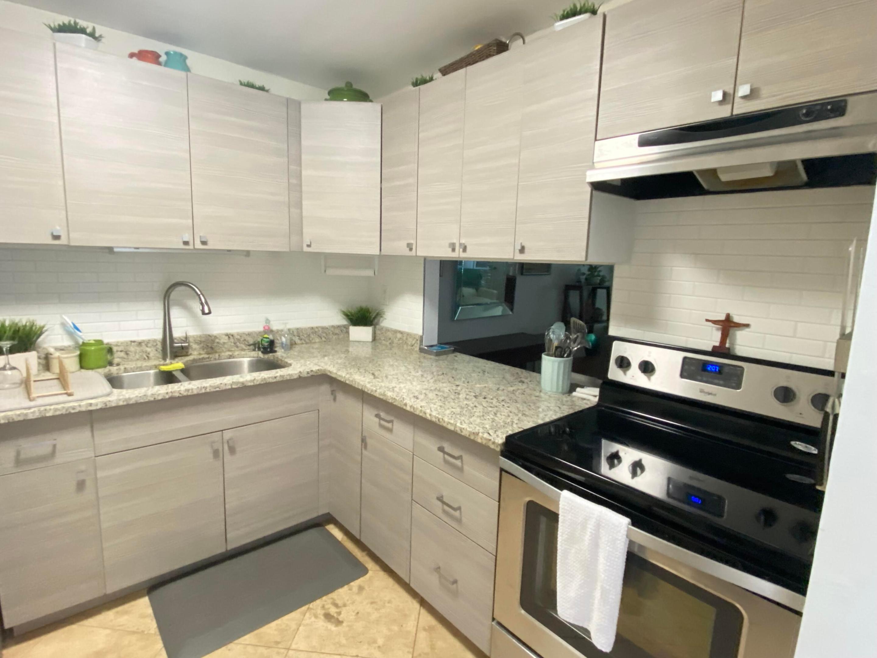 2566 Garden Drive S 306, Lake Worth Beach, FL 33461, Lake Worth Beach