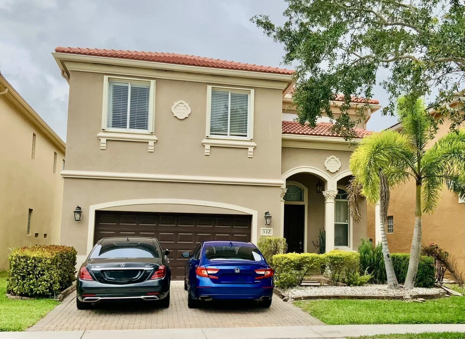532 Gazetta Way, West Palm Beach, FL 33413 photo 2