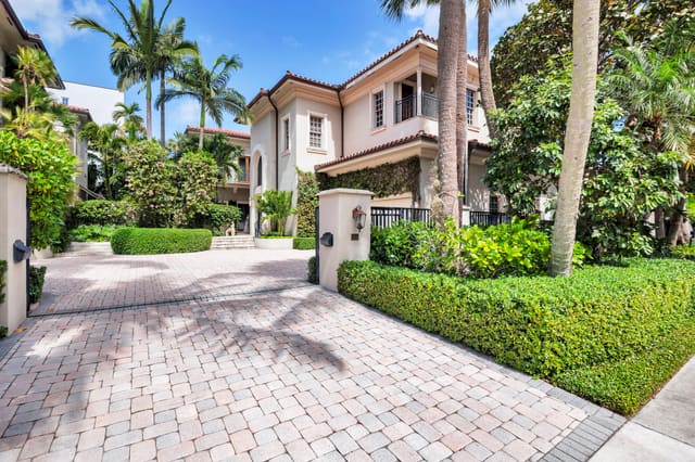 349 Chilean Avenue, sold in Royal Park, Oakland Park, FL