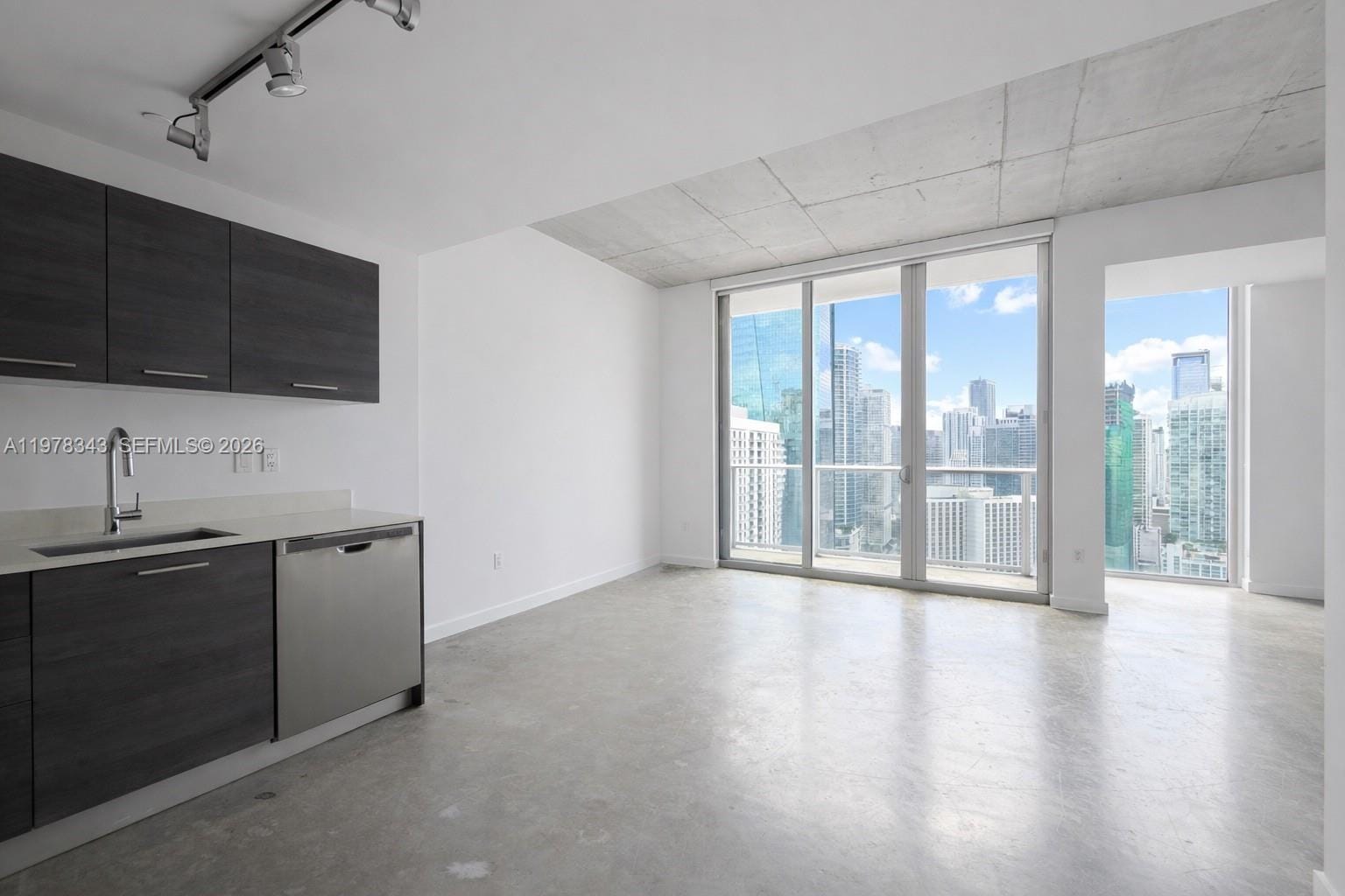 151 SE 1st Street 3007, Miami, FL 33131 photo 2