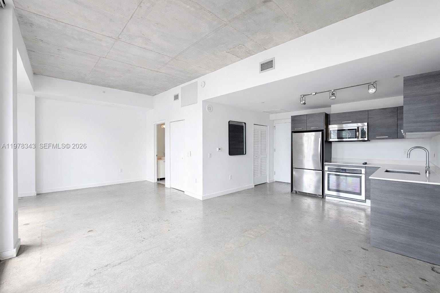 151 SE 1st Street 3007, Miami, FL 33131 photo 3