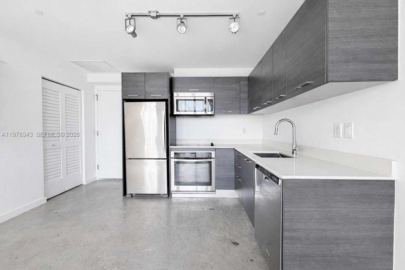 151 SE 1st Street 3007, Miami, FL 33131 photo 8