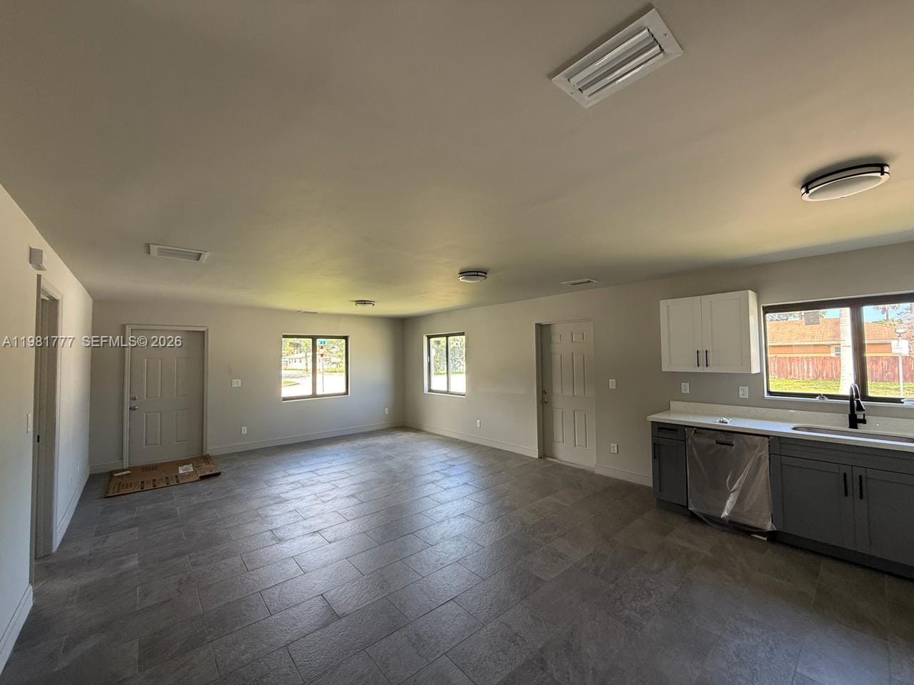 2806 NW 9th Court — photo 3