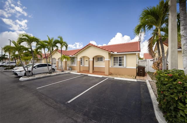 7101 W 24th Avenue 55, sold in West Palm Gardens Villas, Hialeah, FL