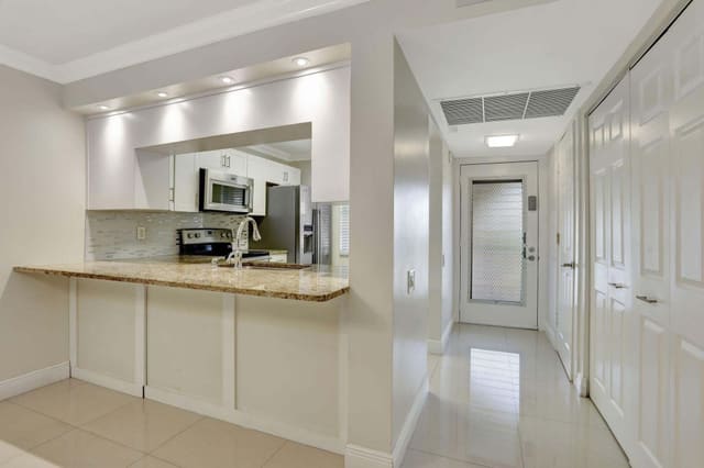2601 Nassau Bend D2, Nassau Village West, Coconut Creek, FL