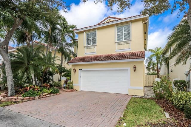 1115 Linden Street, Hollywood, FL 33019