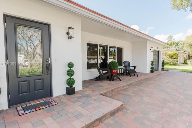 1710 NW 106th Terrace, Pembroke Pines, FL 33026