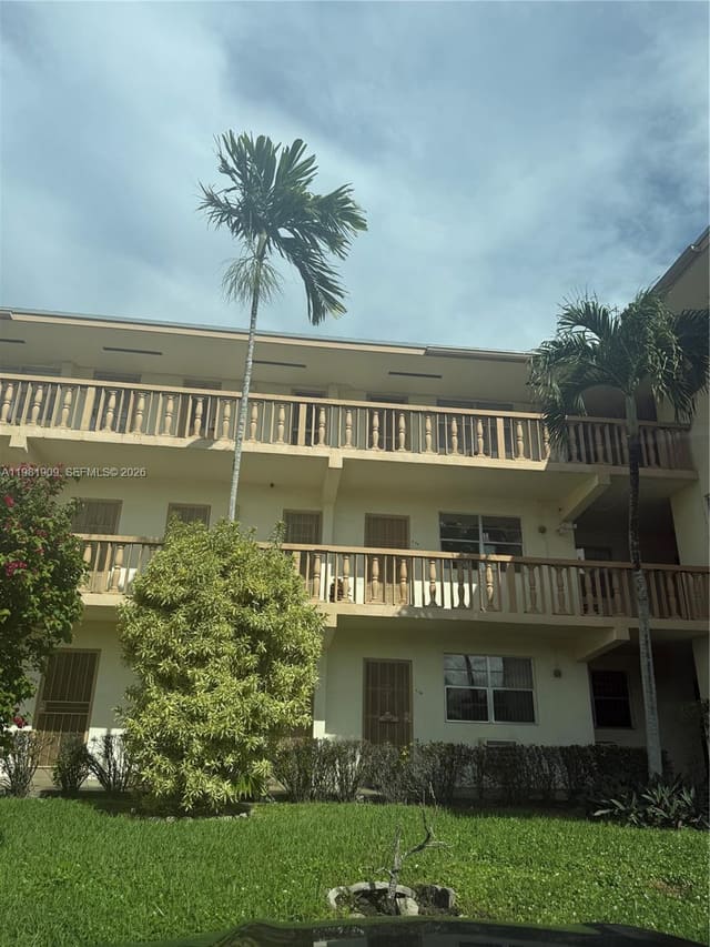 16701 NE 13th Avenue 214, North Miami Beach, FL 33162