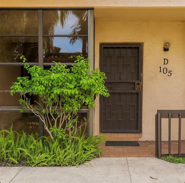 800 NE 199th Street 105D, Miami, FL 33179