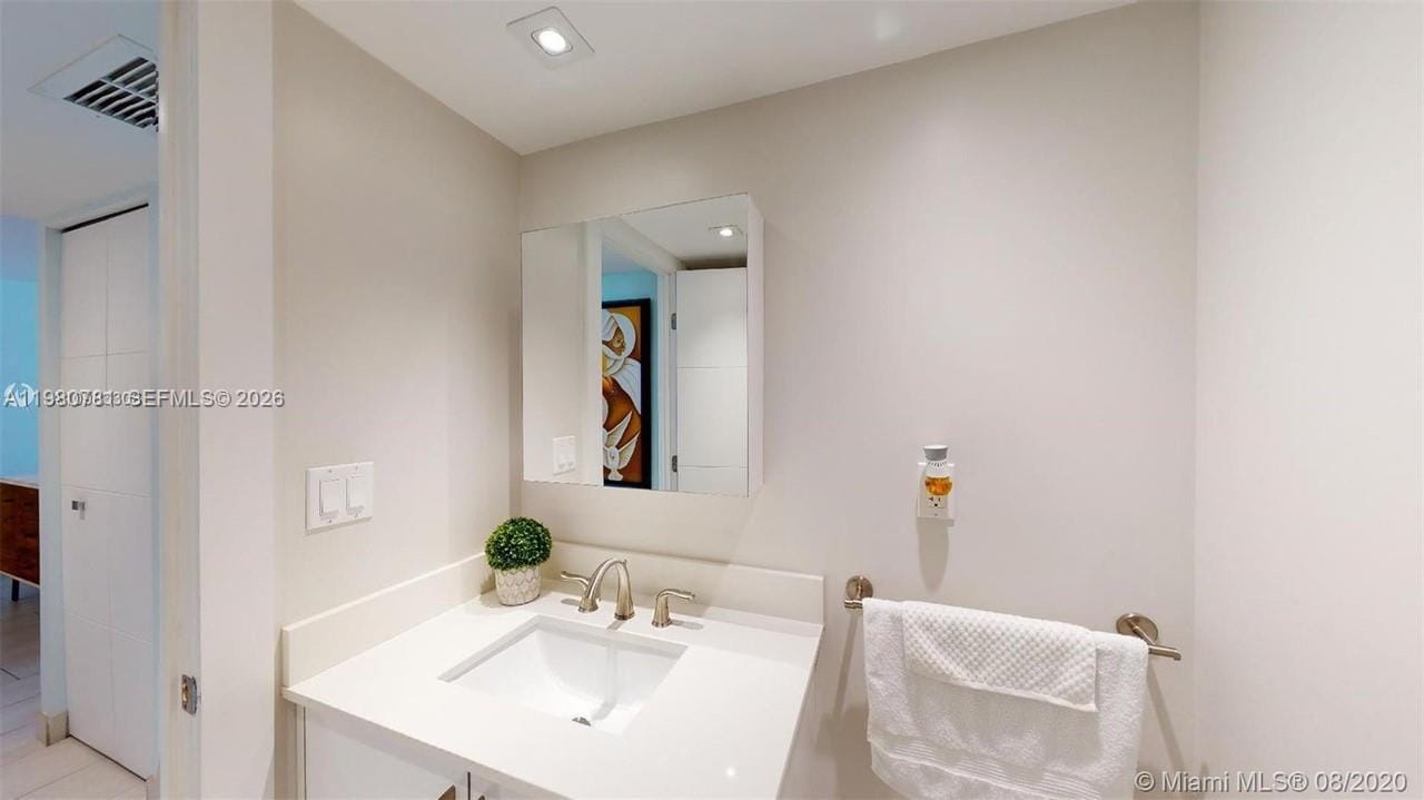 6039 Collins Avenue 1223, Miami Beach, FL 33140 photo 11