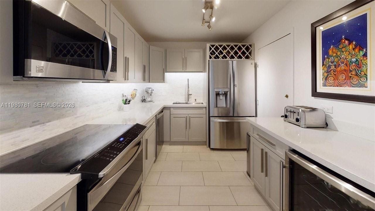 6039 Collins Avenue 1223, Miami Beach, FL 33140 photo 16