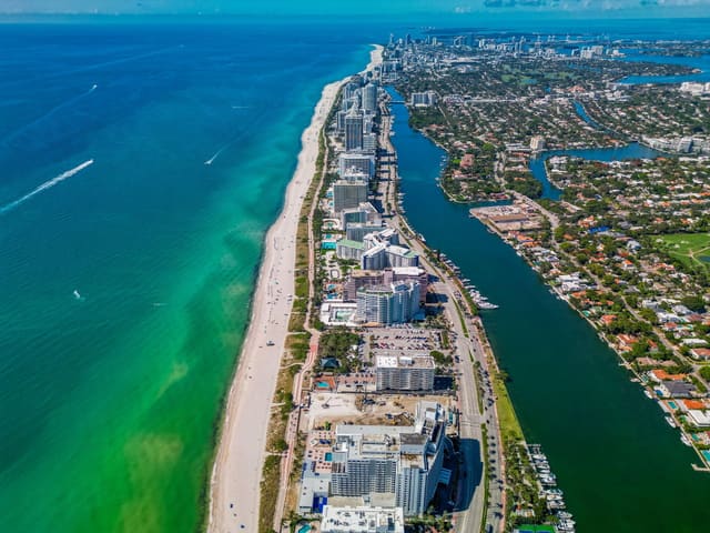 5401 Collins Avenue 1516, sold in The Carriage House Condo, Miami Beach, FL