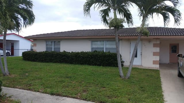 341 W 22nd Court, sold in Park Manor 1, Riviera Beach, FL
