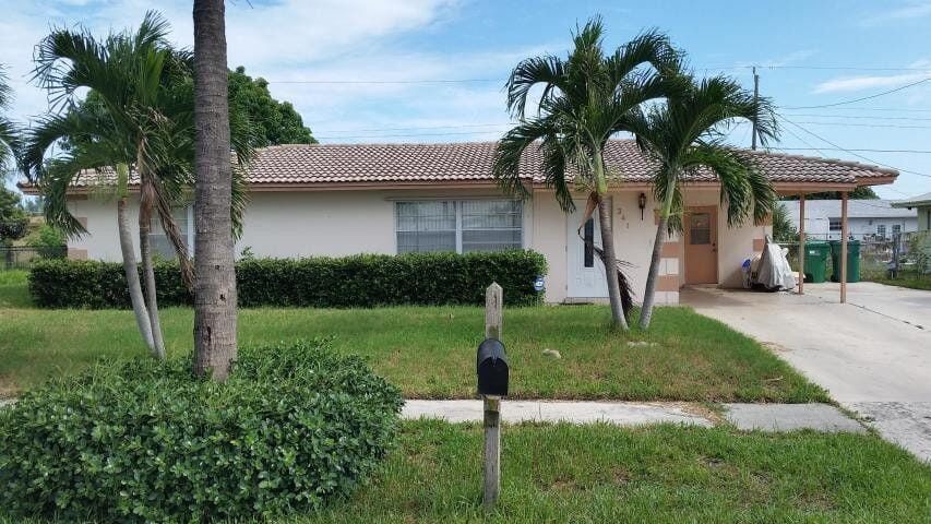 341 W 22nd Court, Riviera Beach, FL 33404 photo 2