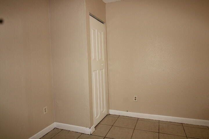 341 W 22nd Court, Riviera Beach, FL 33404 photo 11