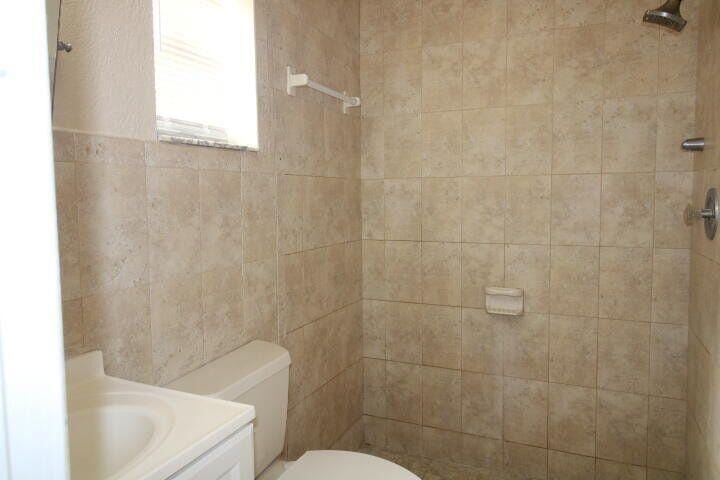 341 W 22nd Court, Riviera Beach, FL 33404 photo 12