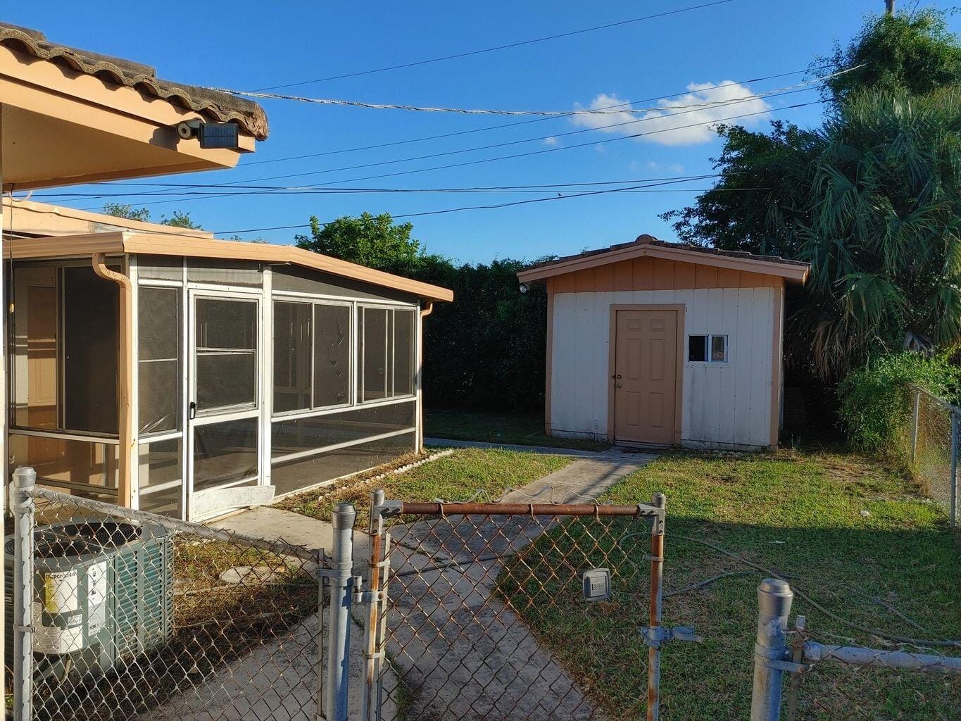 341 W 22nd Court, Riviera Beach, FL 33404 photo 3