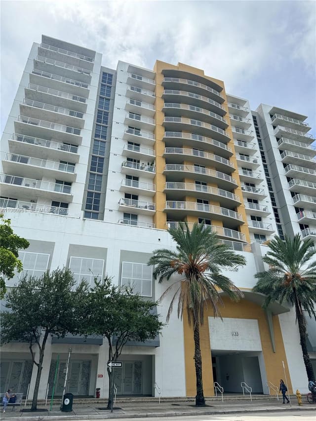 900 SW 8th Street 604, Miami, FL 33130