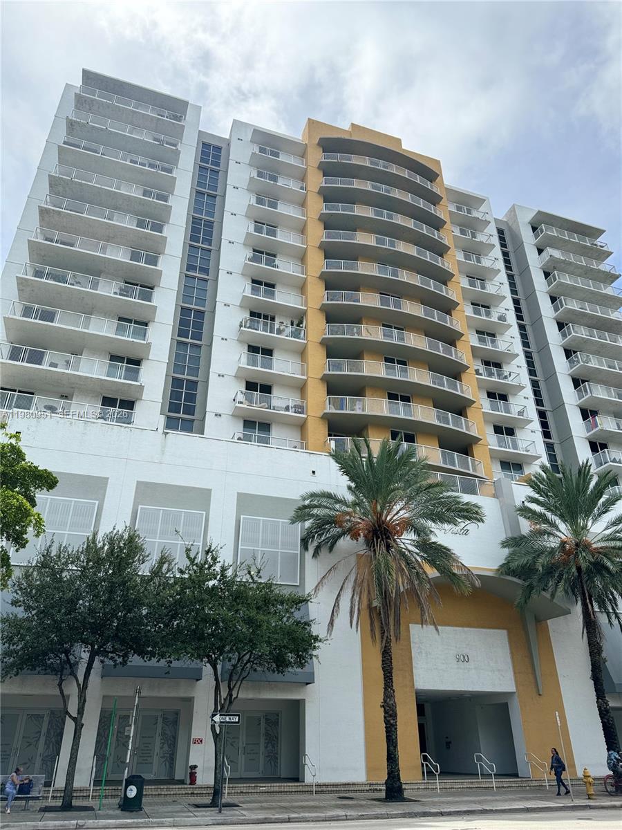 900 SW 8th Street 604, Miami, FL 33130, Miami