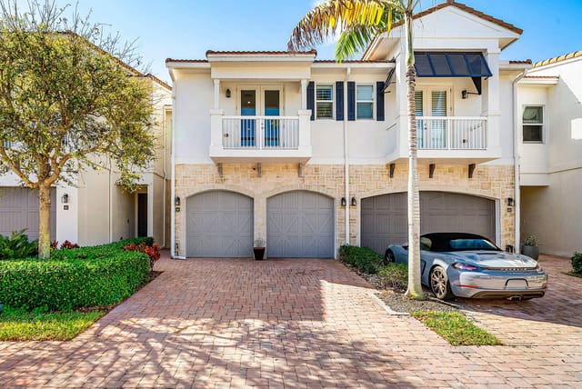 100 NW 69th Circle 44, sold in Boca Highlands, Boca Raton, FL
