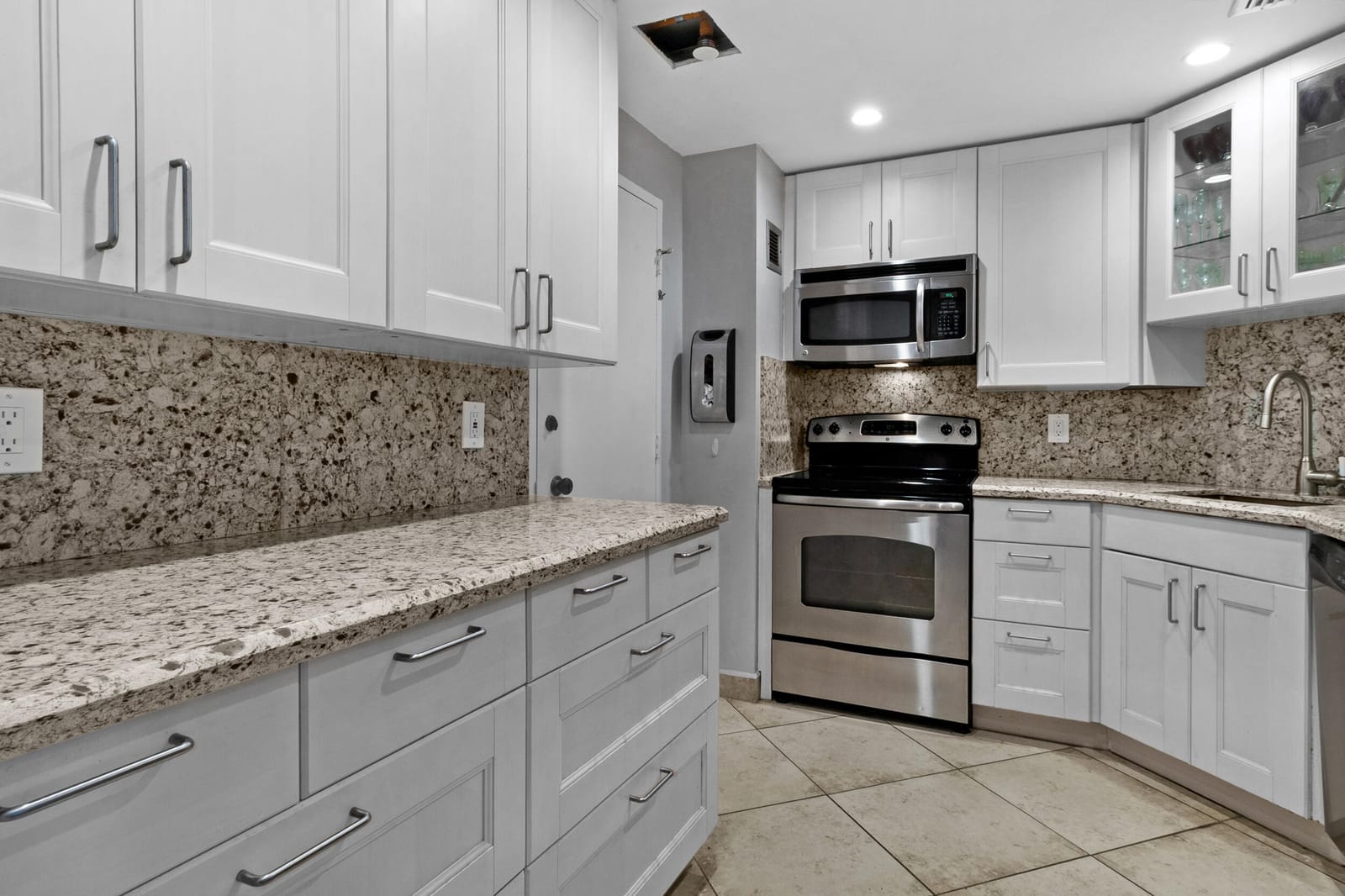 111 N Pompano Beach Boulevard 1007 — photo 9