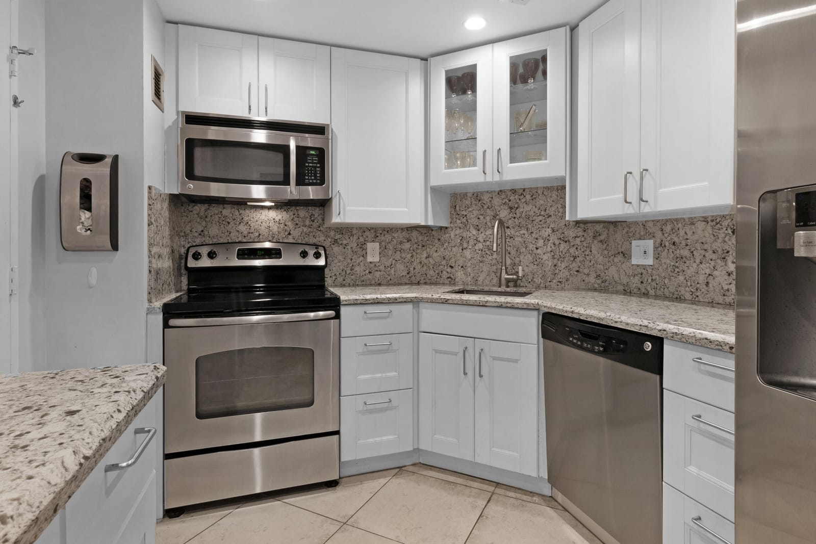 111 N Pompano Beach Boulevard 1007 — photo 10