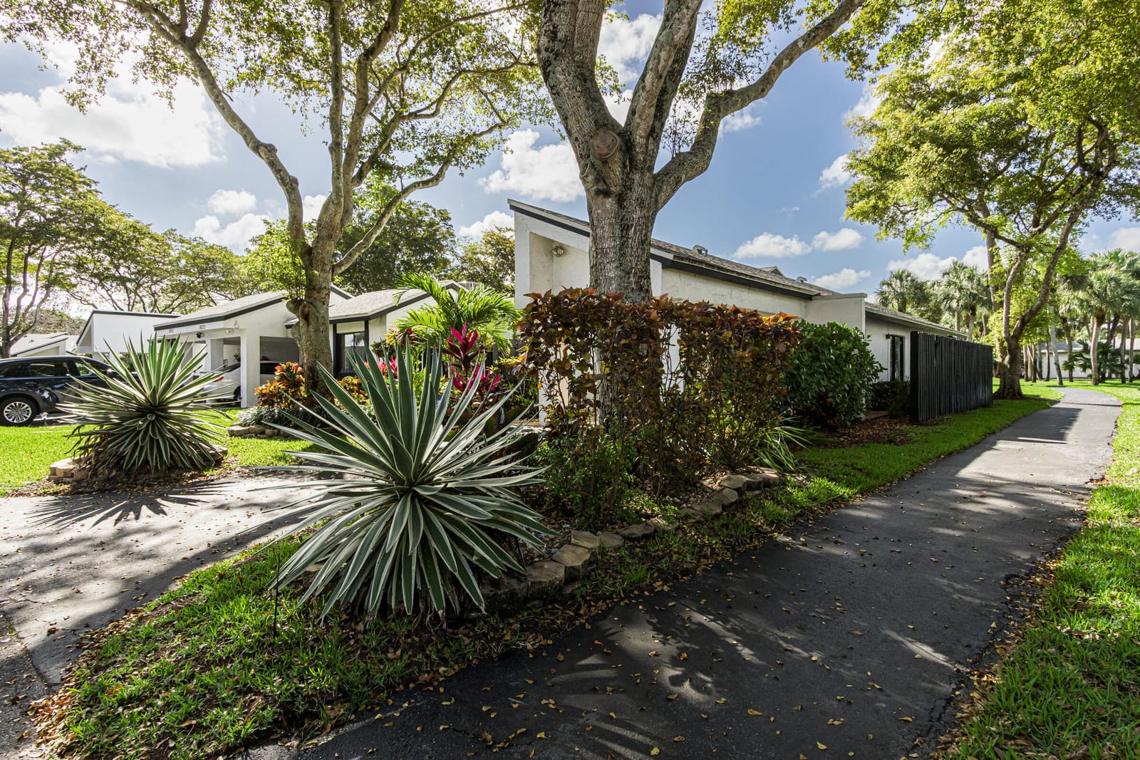 16036 Fairway Lane 27, Weston, FL 33326 photo 4