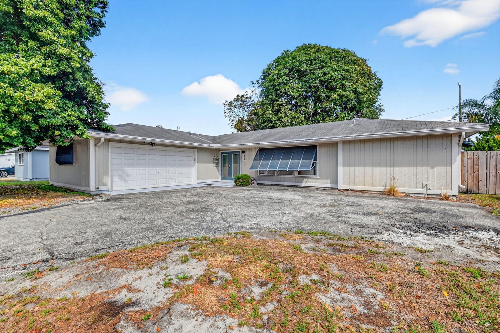 320 Riverdale Road — photo 3