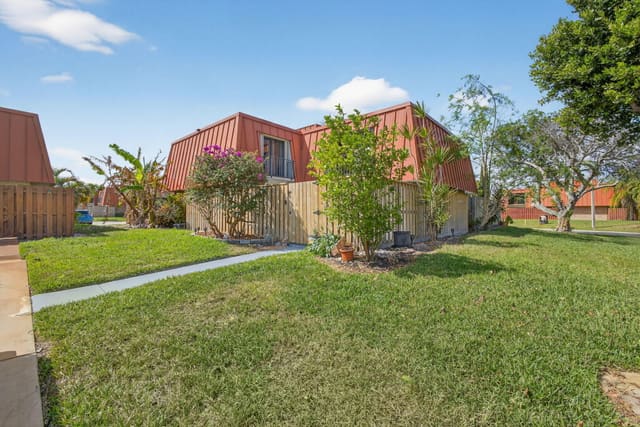 3332 N Meridian Way N B, sold in Meridian Park, Palm Beach Gardens, FL