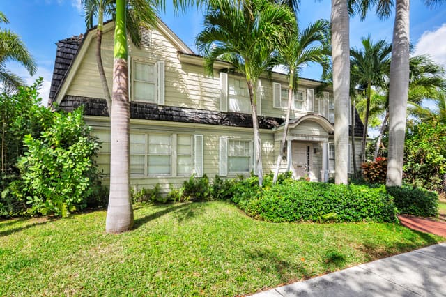 3215 Spruce Avenue, West Palm Beach, FL 33407