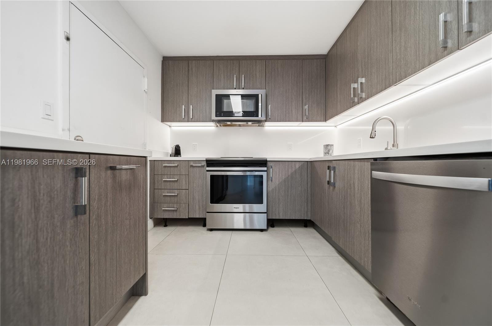 5750 Collins Avenue 4F, Miami Beach, FL 33140 photo 12